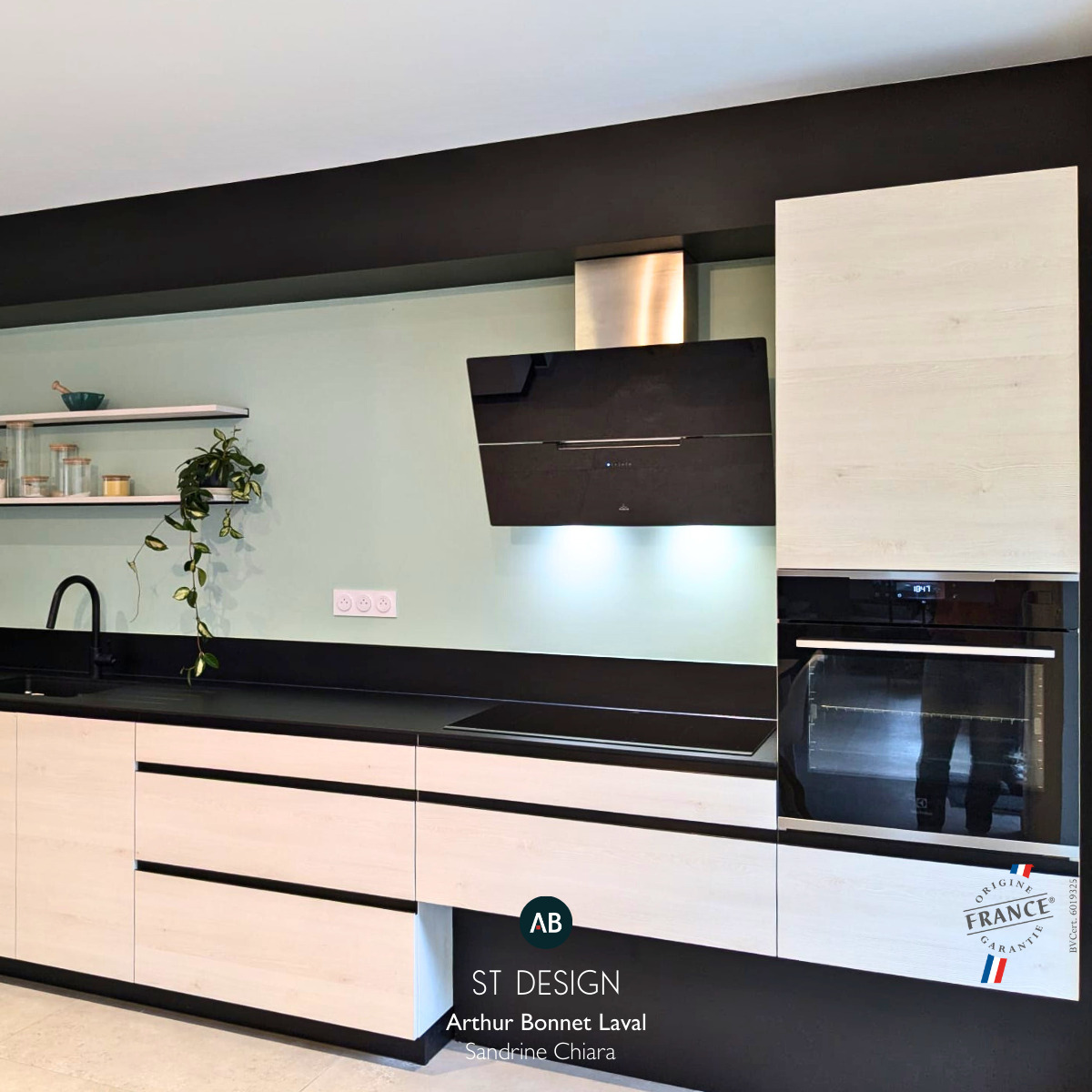 Cuisine graphique noir et effet marbre