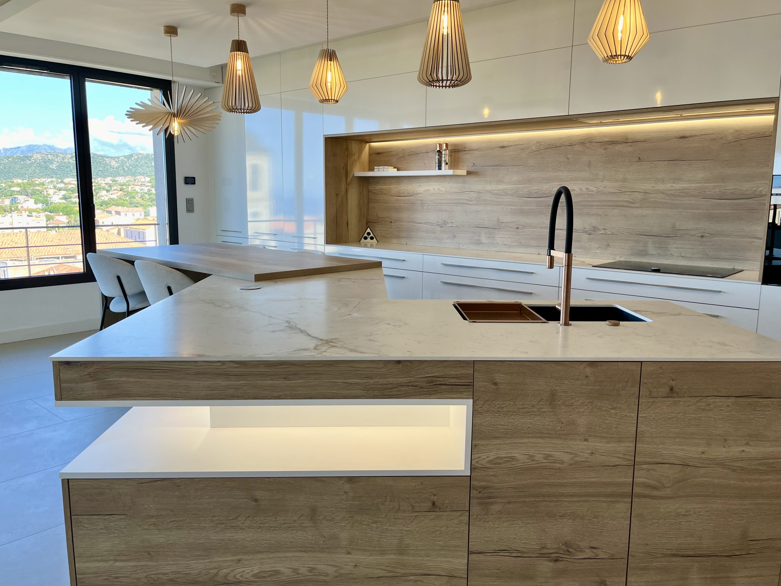 cuisine-elegante-blanche-bois-clair-avignon