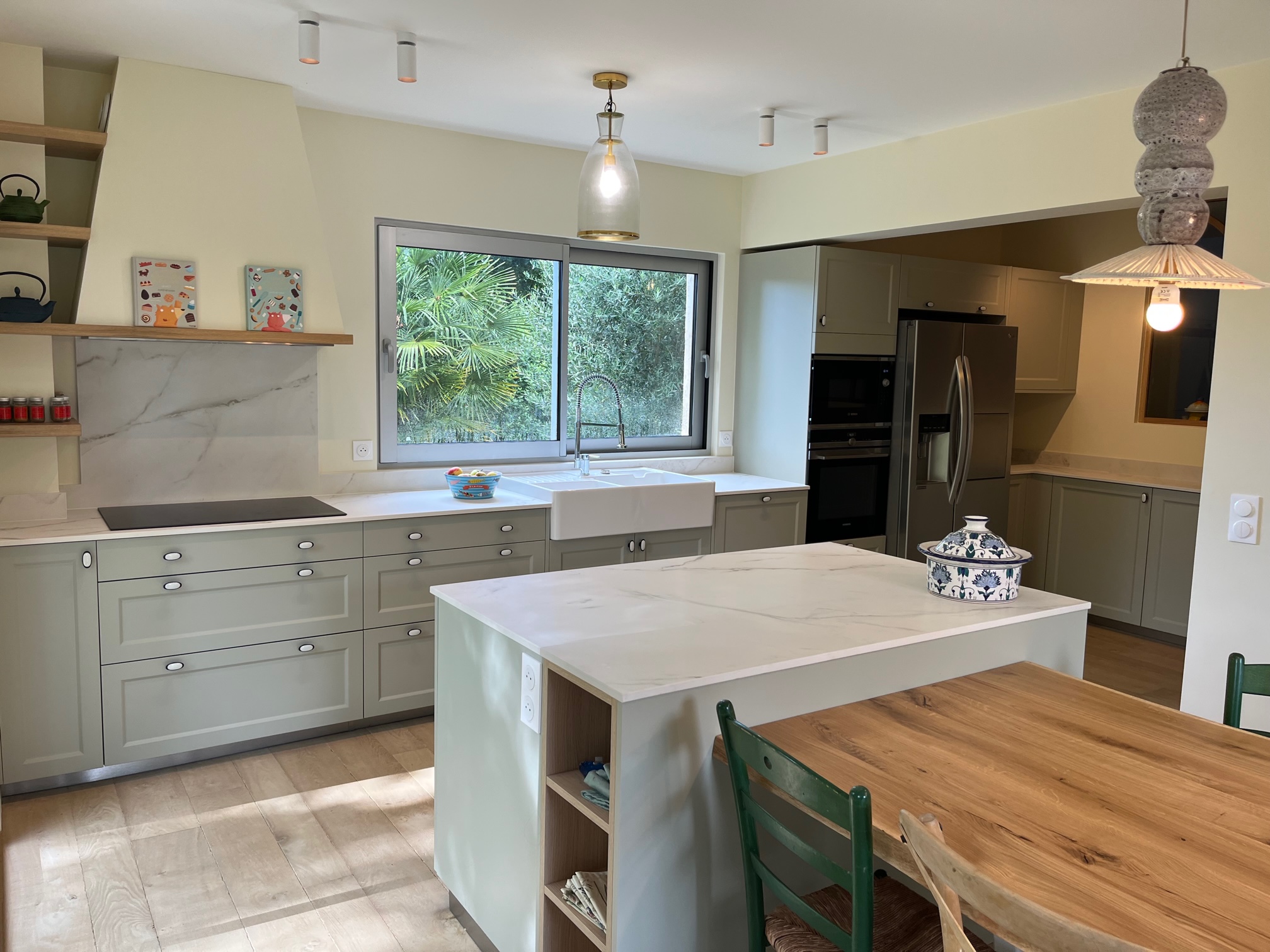 Cuisine vert sauge élégante