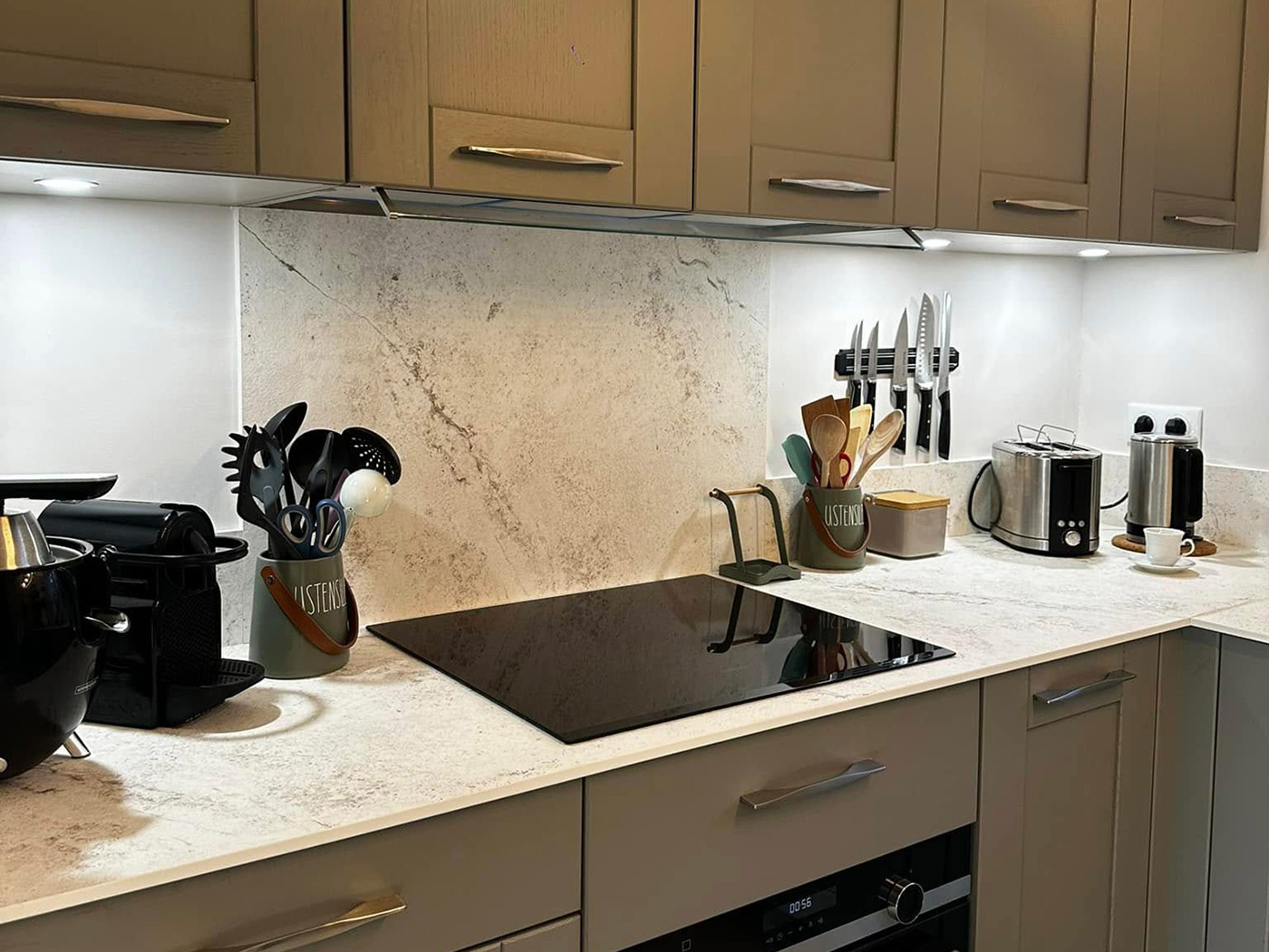 Cuisine rustique chic : charme intemporel et élégance contemporaine