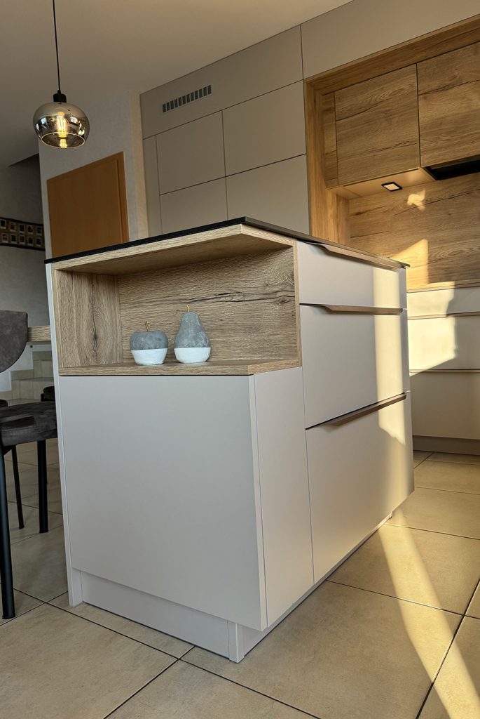 îlot blanc cassé-niche bois-ergonomique-arthur-bonnet-thionville