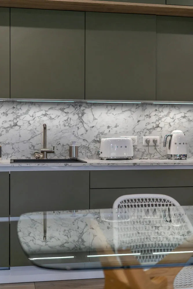 Cuisine contemporaine vert kaki