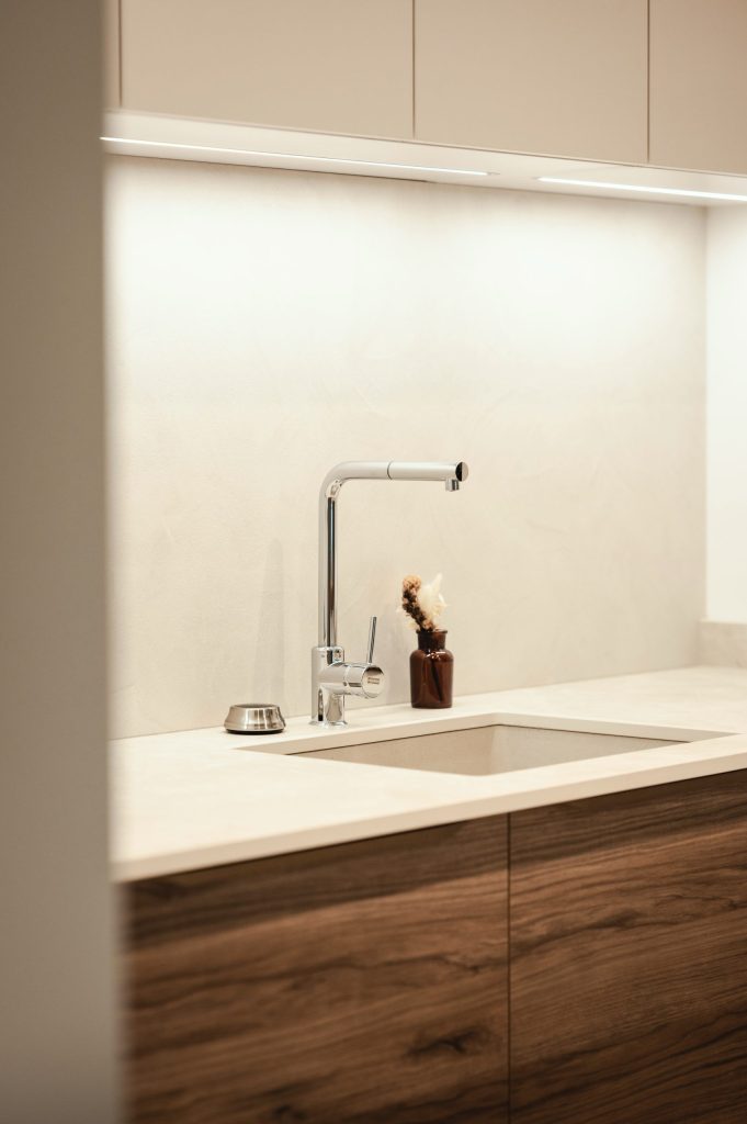 Cuisine minimaliste : style épuré, matières et inspirations