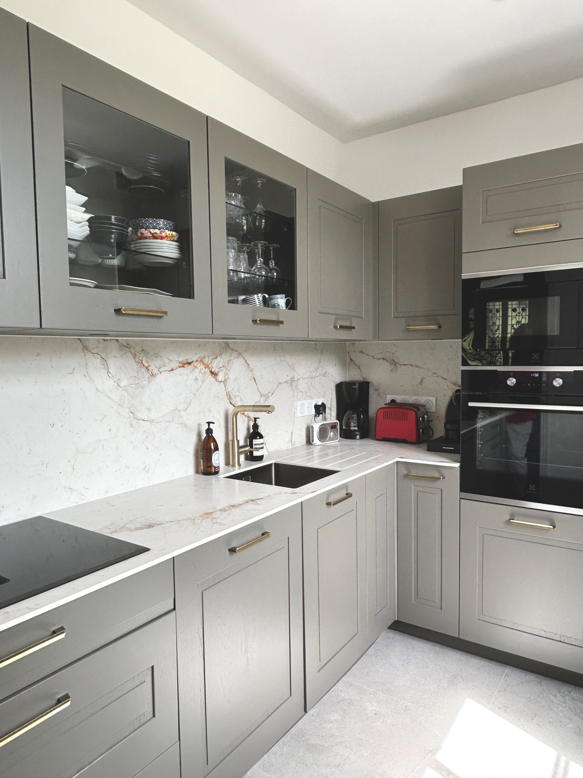 Cuisine chic en bois massif gris