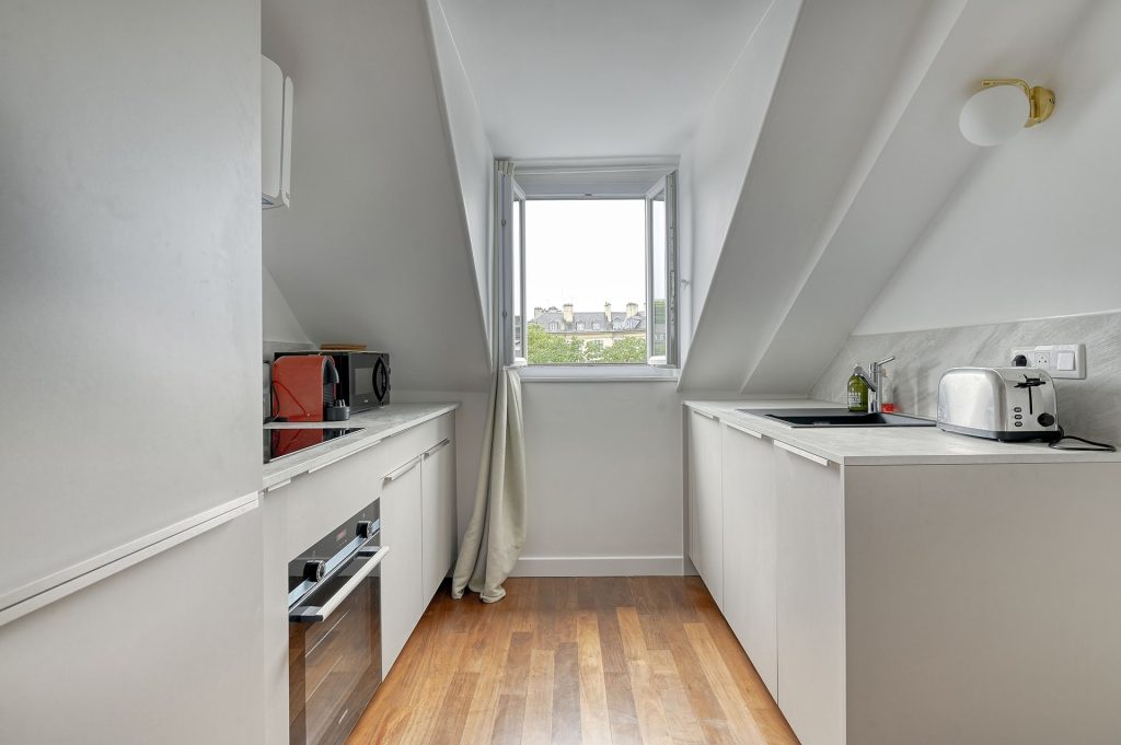 petite-cuisine-blanche-arthur-bonnet-versailles