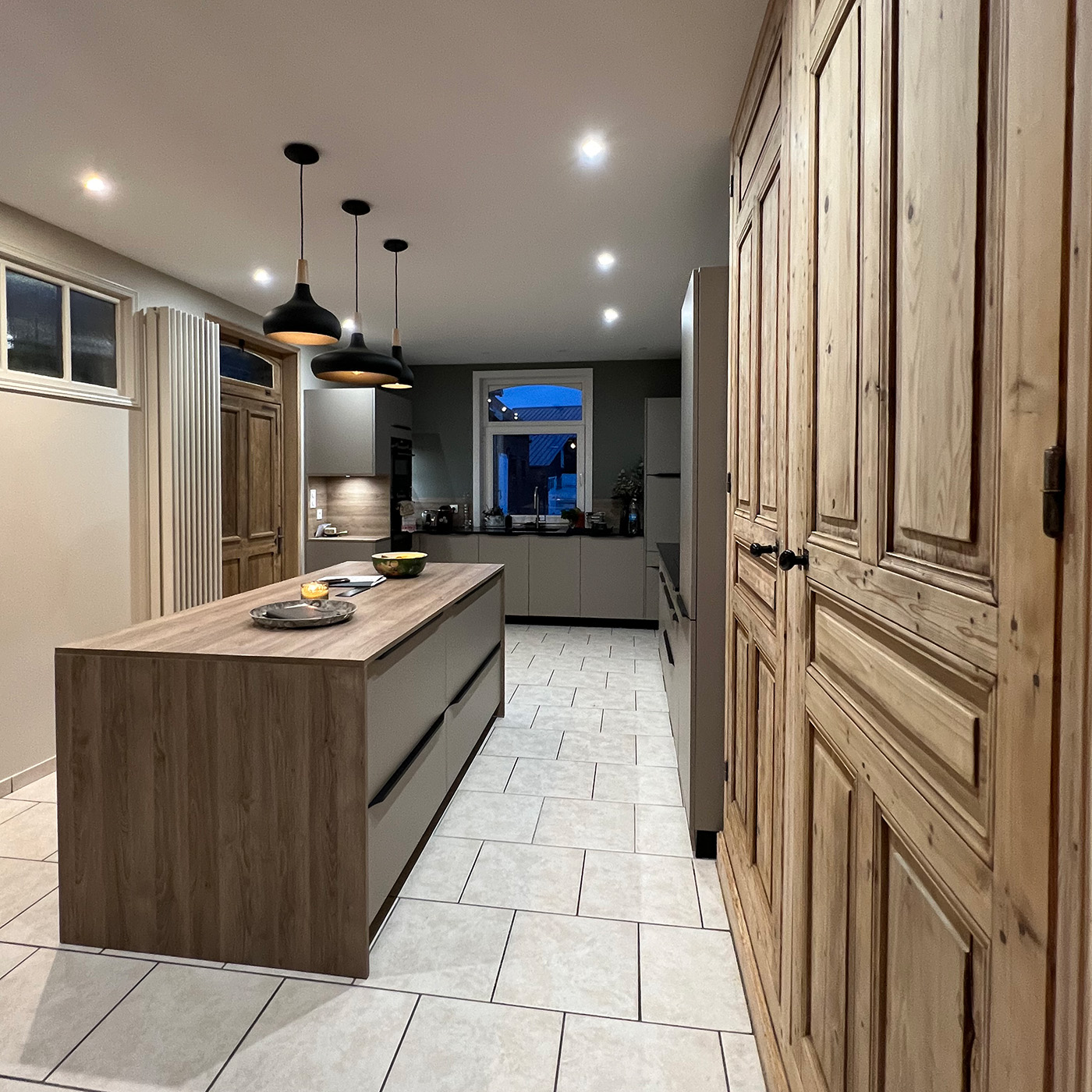 Cuisine multifonctions en chêne