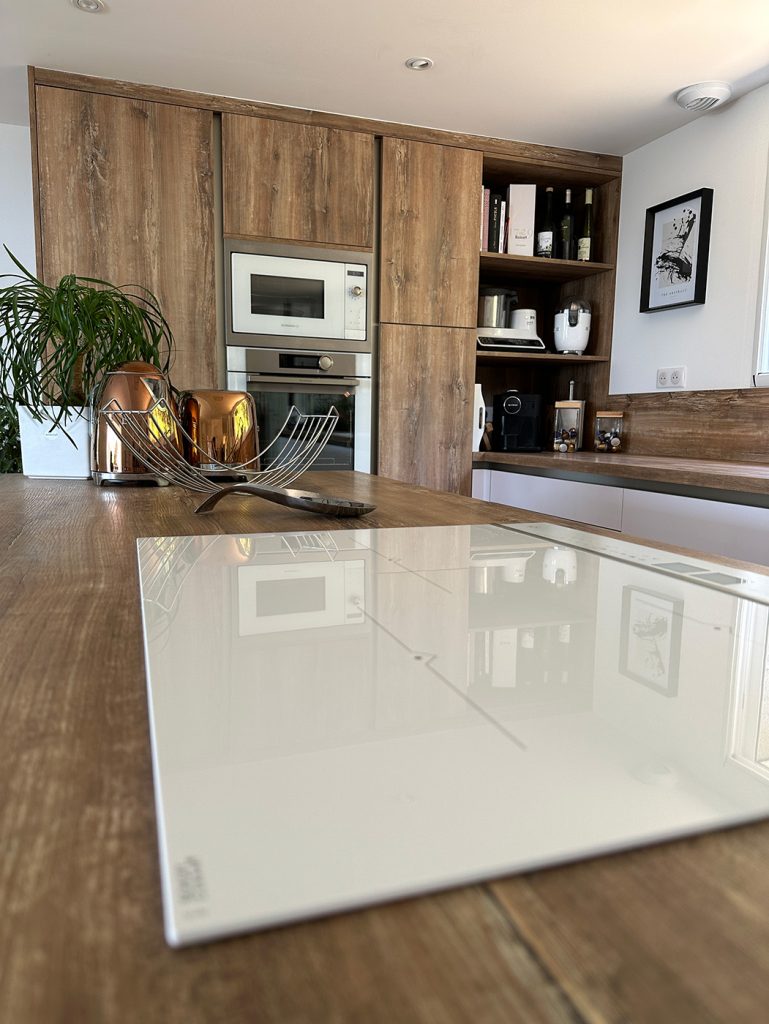 cuisine-plaque-cuisson-blanche-ajaccio